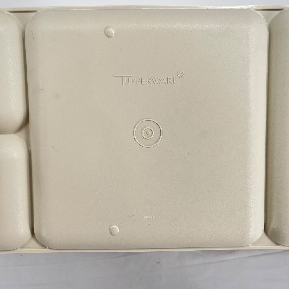 Vintage Tupperware Divided Serving Trays Set of 4 Beige & White Rectangular - Picture 6 of 6